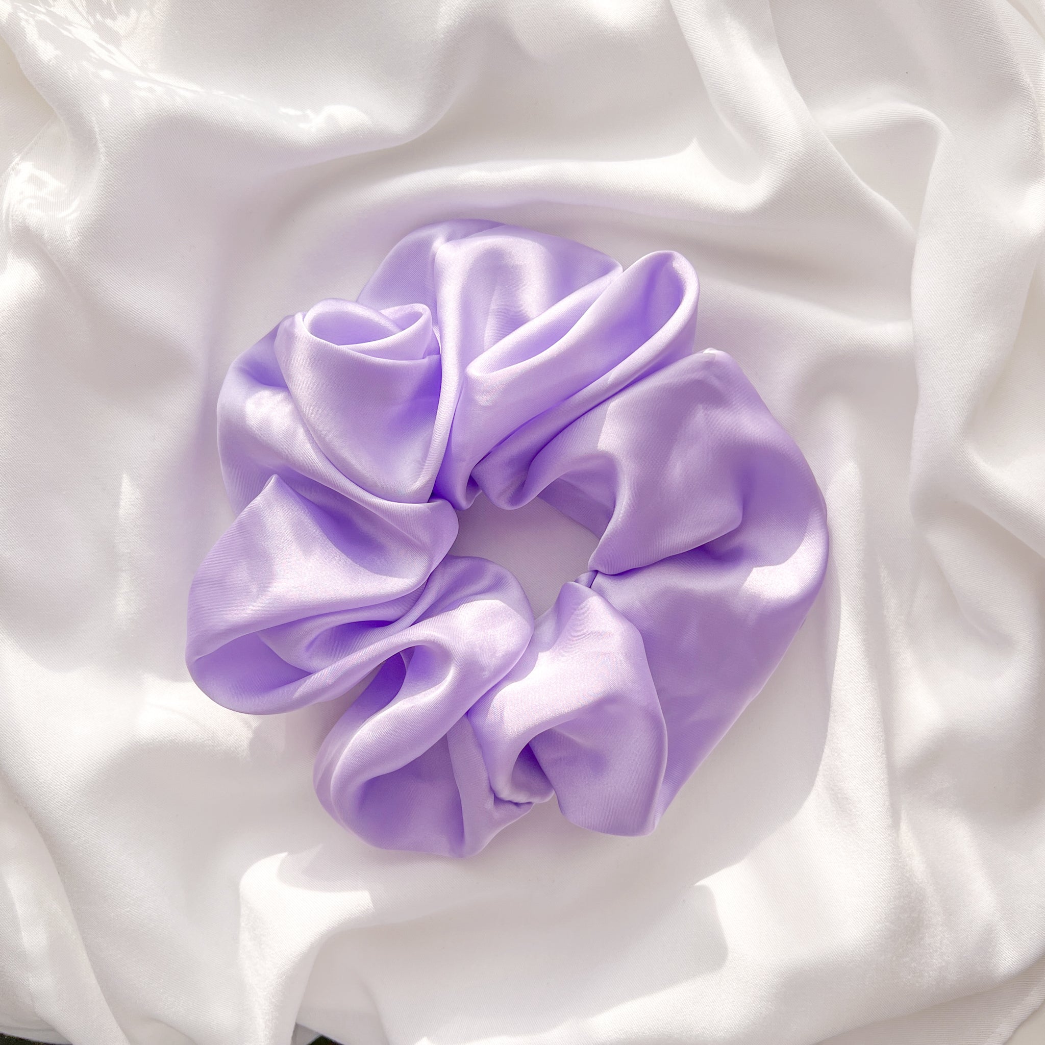 Silky Extra Jumbo Scrunchie in Lavender